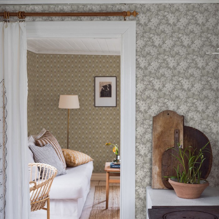 Borastapeter|Wallpaper warm grey classic Scandinavian style lilacs floral|Wallpaper