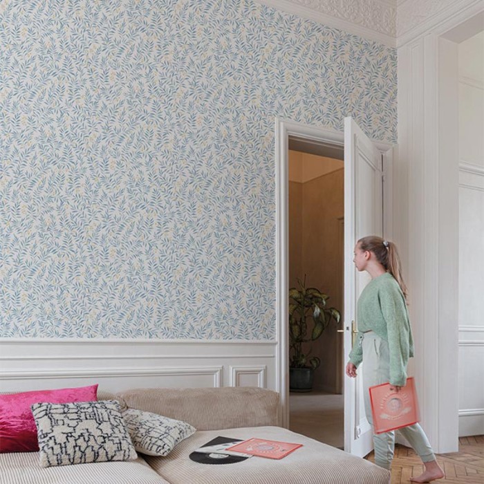 Grandeco|Papel pintado flores ramilletes y hojas azul|Romántico