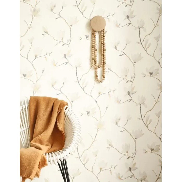 Casadeco|Oriental floral wallpaper with beige magnolias|Oriental