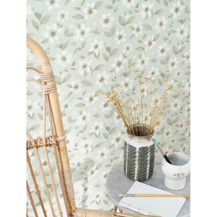 Casadeco|Romantic floral wallpaper with white and beige clematis|Romantic