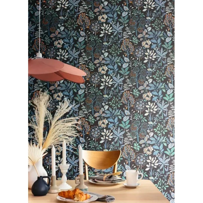 Caselio|Papel pintado bohemio de flores con fondo negro|Papel Pintado