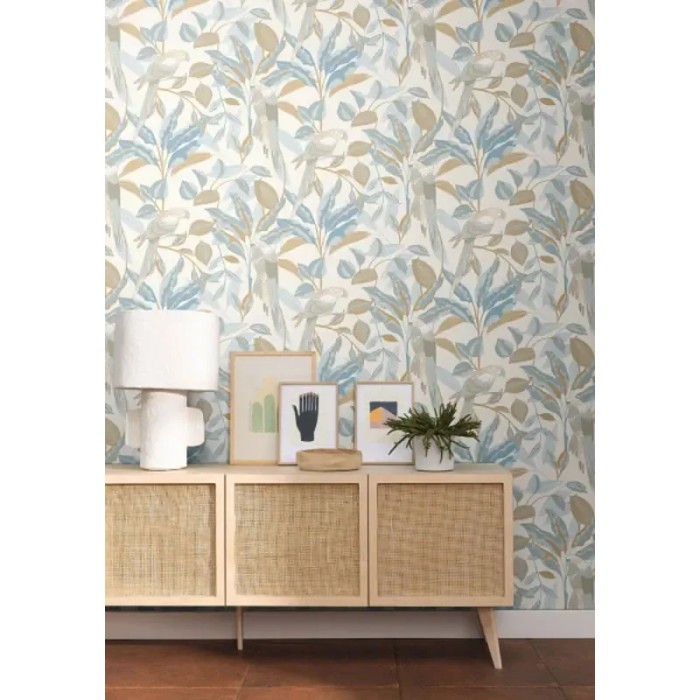 Caselio|Living room wallpaper in pastel tones with parrots and exotic plants|Wallpaper