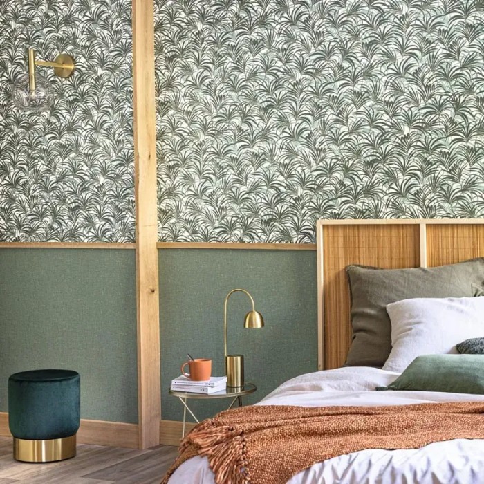 Caselio|Floral wallpaper for bedroom with a golden touch|Wallpaper