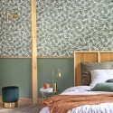 Caselio|Florale Tapete für Schlafzimmer mit goldenem Akzent|Tapeten