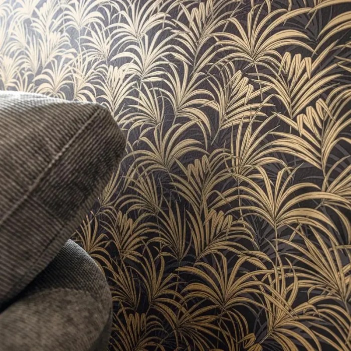Caselio|Floral wallpaper with an Art Deco elegant touch|Wallpaper