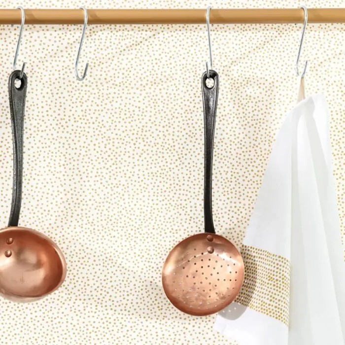 Caselio|Vliestapete mit goldenen Punkten, metallic|Minimalistisch