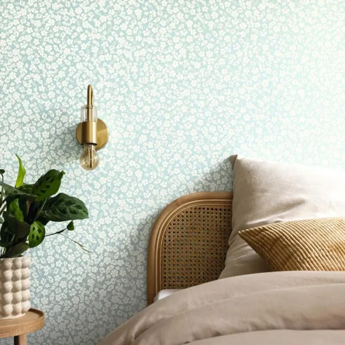 Caselio|Pastellblaue Landhaus-Blumentapete|Tapeten