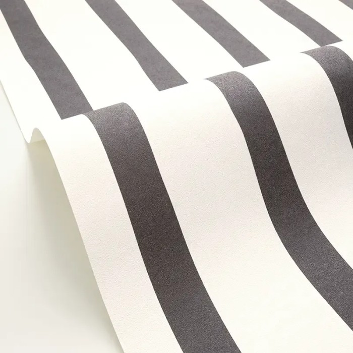 Caselio|Tapete geschwungene schwarz-weiße Streifen|Streifen