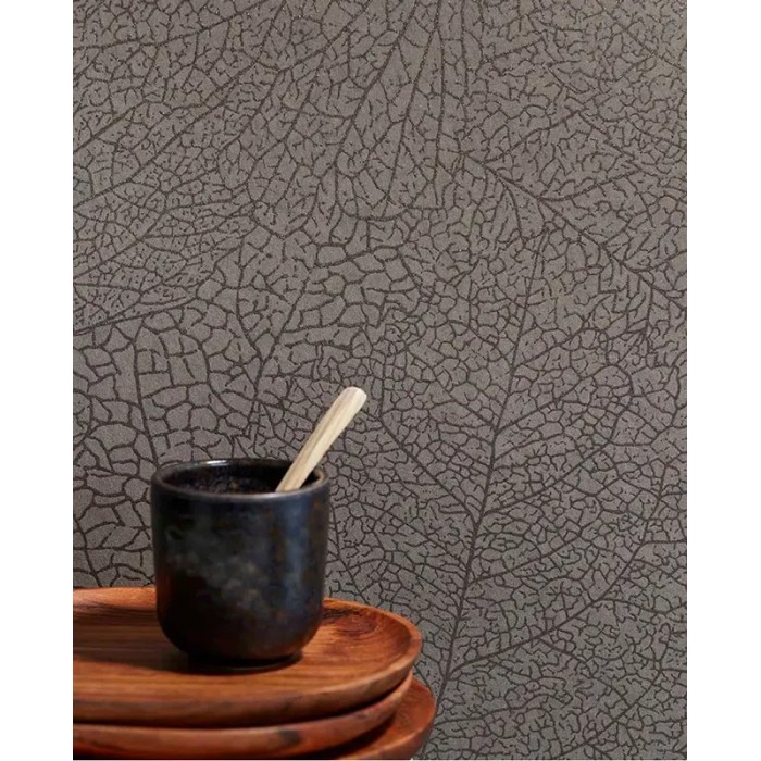 Eijffinger|Rustic wallpaper with leaf veins in emerald green, glossy|Wallpaper