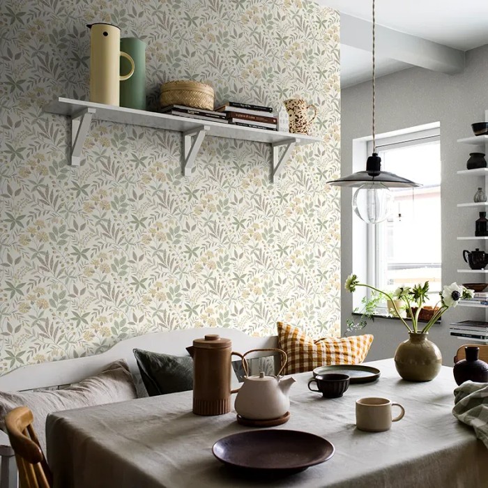 Borastapeter|Papier peint floral scandinave feuilles fleurs baies multicolore|Scandinave