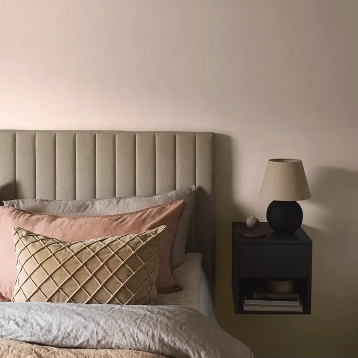 Borastapeter|Wallpaper contemporary smooth chalk effect in pink|Wallpaper