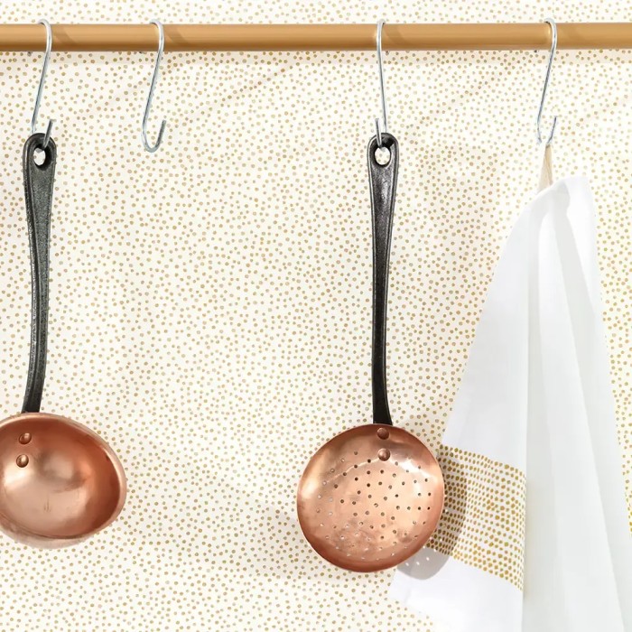 Caselio|Papel pintado puntitos dorado metalizados|Papel Pintado