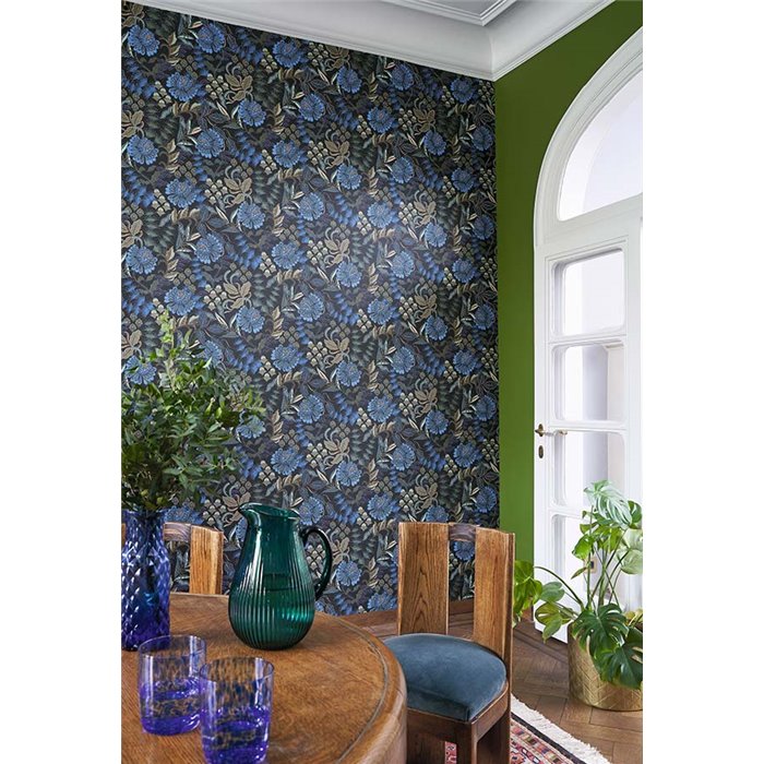 Casadeco|English-style wallpaper with large indigo blue flowers|Wallpaper