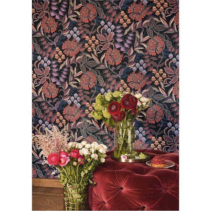Casadeco|British-style floral wallpaper with large flowers in elegant tones|Floral