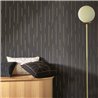 Casadeco|Papel pintado estilo moderno negro con rayas brillantes en oro|Moderno