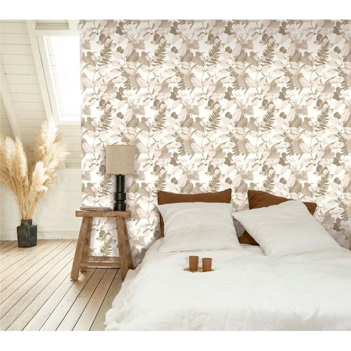 Casadeco|Wallpaper with white and beige lilies for bedroom|Floral