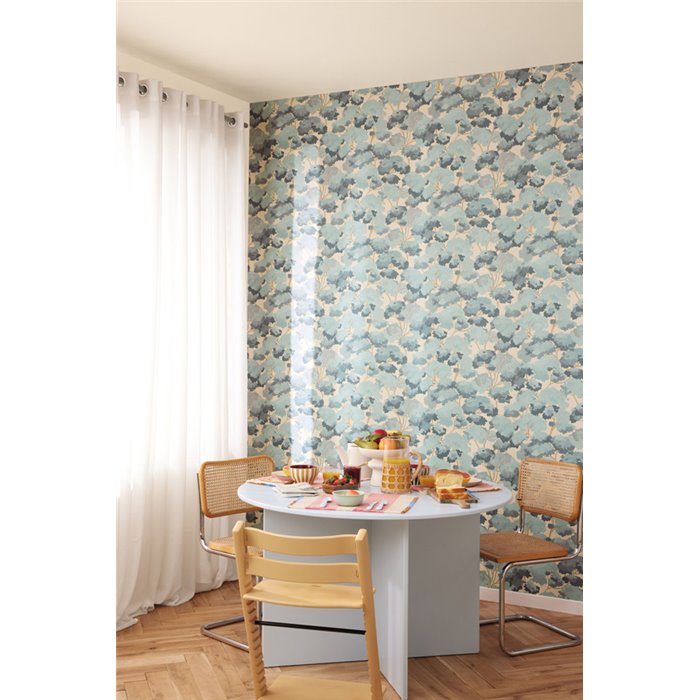 Papel pintado acuarela con bosque azul y beige - Caselio Balade 106106010