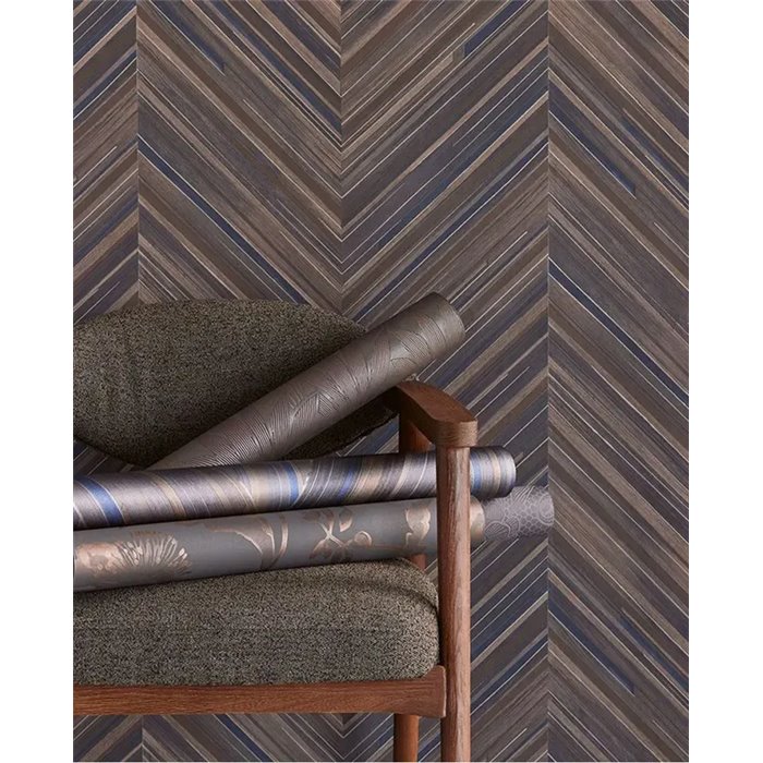 Moderne Tapete mit Fischgrätenholz Muster in Blau Braun glänzend - Eijffinger Gilded 340164