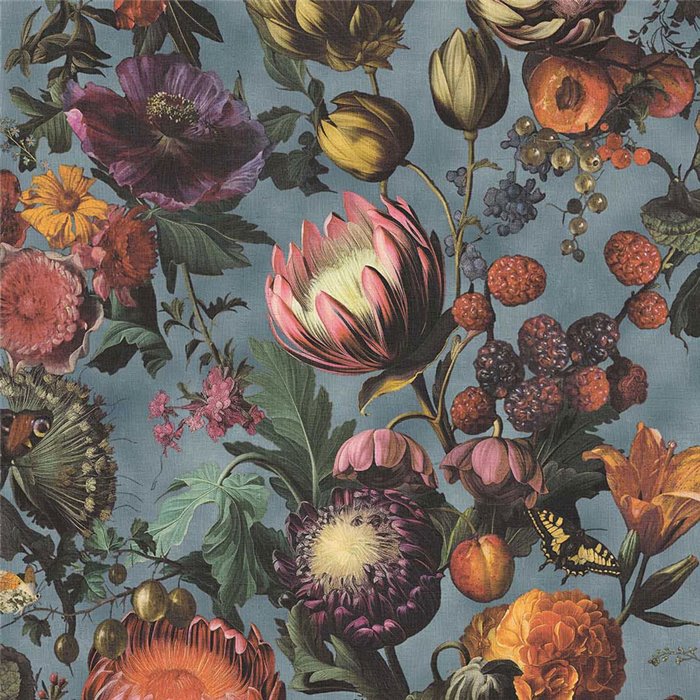 Papel pintado contemporáneo de flores y frutas multicolor sobre fondo azul · Eijffinger Magnifique 351232