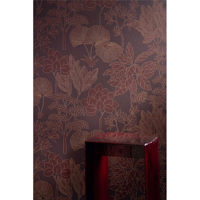 Papier peint botanique avec feuilles et fleurs bordeaux et doré · Casamance Tressora 76900712