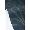 Tapete mit stilisierten Blättern in Blau und goldenen Akzenten · Caselio Blue Shades 107466128