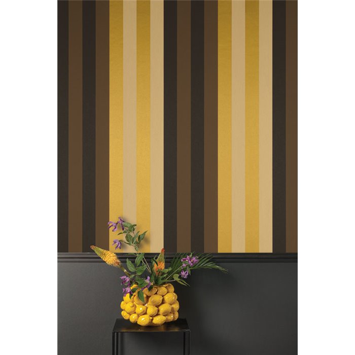 Striped wallpaper in earth tones · Khroma Romance ROM502