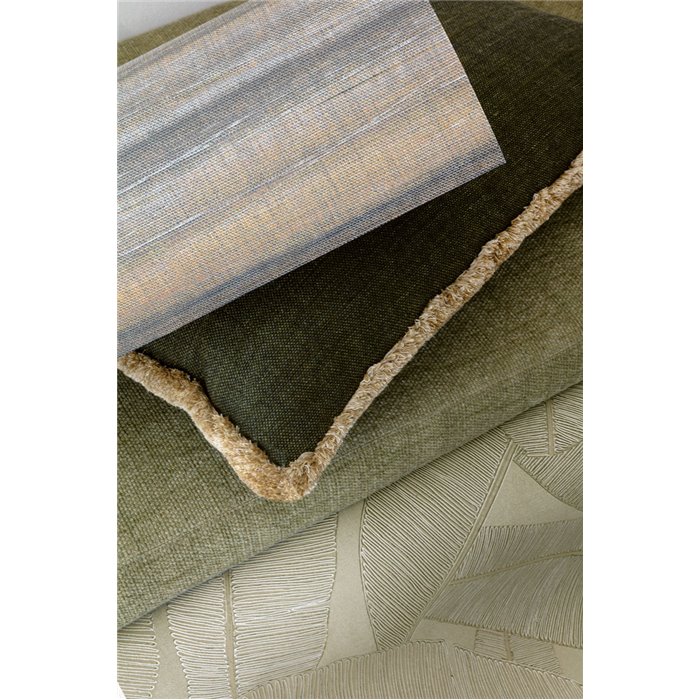 Papel pintado de hojas de banano beige y verde oliva con relieve lineal · Khroma Serica RIC206