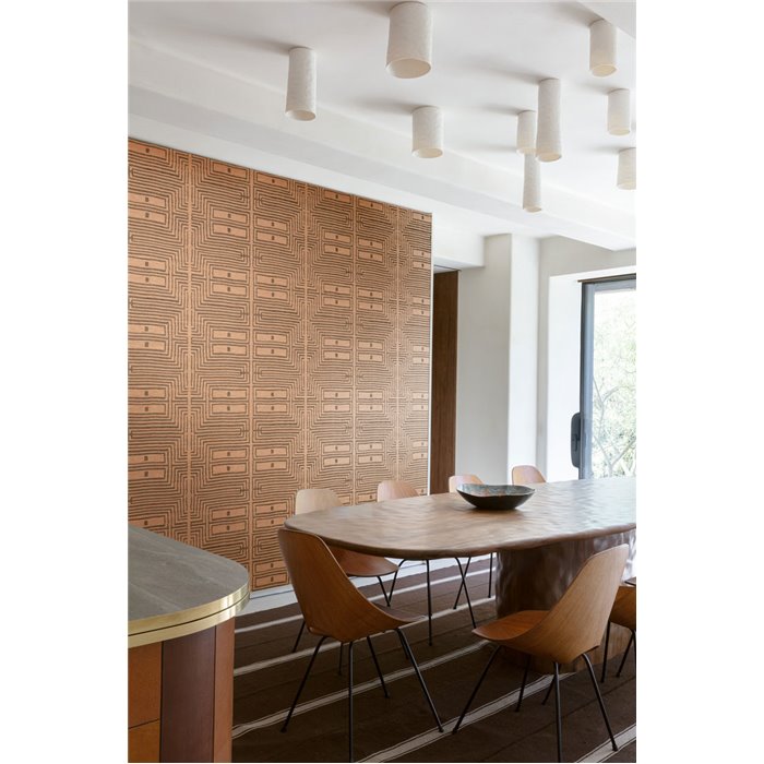 Papel pintado étnico moderno geométrico terracota y marrón · Khroma Serica RIC301