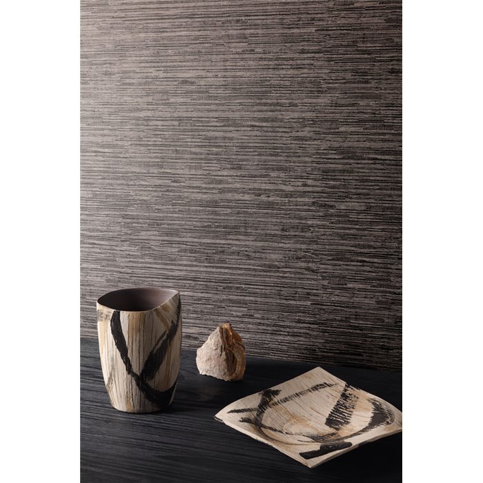 Papier peint effet bois gris foncé à veines horizontales · Khroma Caldera CAL301