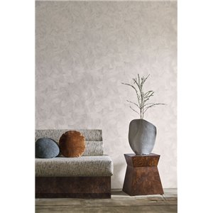 Plaster‑effect light grey wallpaper with curved trowel... 2