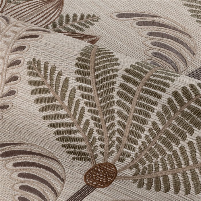 Wallpaper with modern palm trees and sisal effect · Casamance Racines 78180100