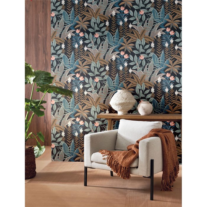 Papel pintado selvático con flores exóticas · Casadeco Canopée 202636464