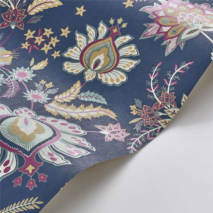 Papel pintado de flores indias sobre azul · Casadeco Maison de Famille 202685274