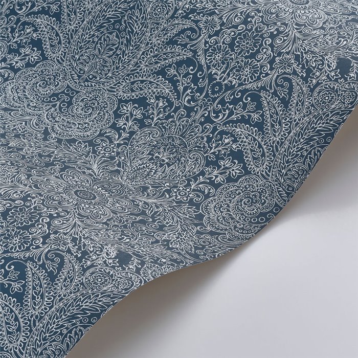 Blue paisley ornamental wallpaper · Casadeco Maison de Famille 202716666
