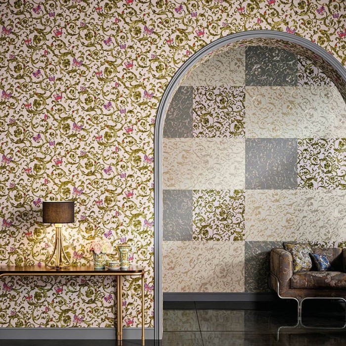 Versace|Papier peint néoclassique ornemental floral avec papillons|Romantique