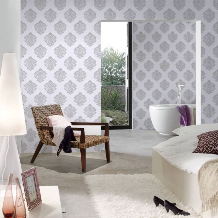 Architects Paper|Damask wallpaper in silver and white with an elegant metallic finish|Wallpaper