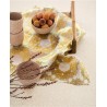 Eijffinger|Romantische Tapete kleine gestickte Blumen beige und weiß|Tapeten