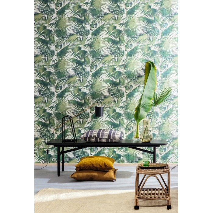 Papel pintado hojas verdes de palmera tropical con un sutil brillo -  220-5202