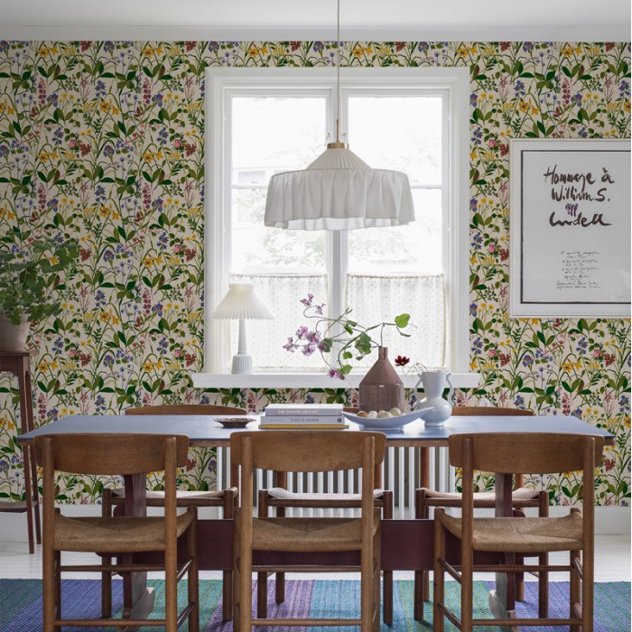 Borastapeter|Papel pintado floral escandinavo silvestres rosas lirios|Papel Pintado