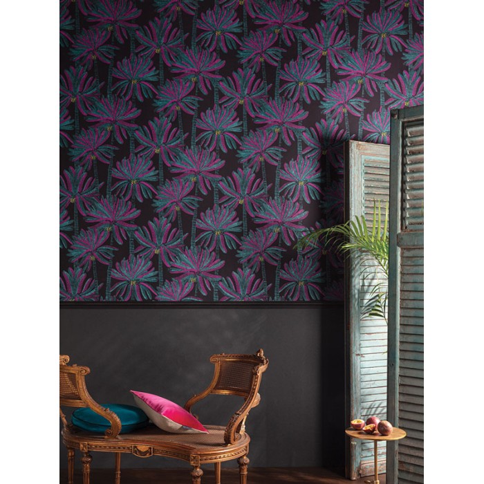 Papeldecor|Papel pintado clásicas palmeras caribeñas verde y morado, fondo negro|Papel Pintado