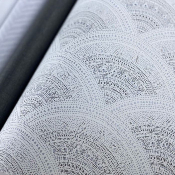 Khroma|Papel Pintado abanicos blancos estilo Art Deco en plata|Papel Pintado