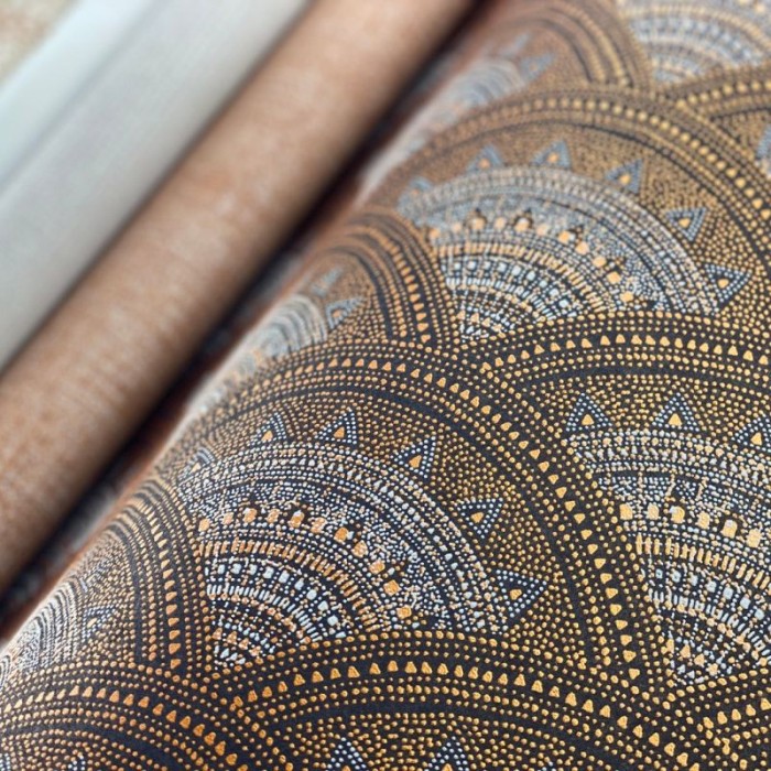 Papeldecor|Papier peint brocart en forme d'éventails de couleur miel|Papier Peint