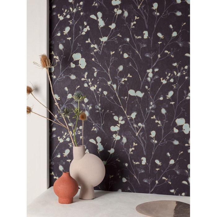 Khroma|Papier peint floral aquarelle bleu doré sur noir|Papier Peint