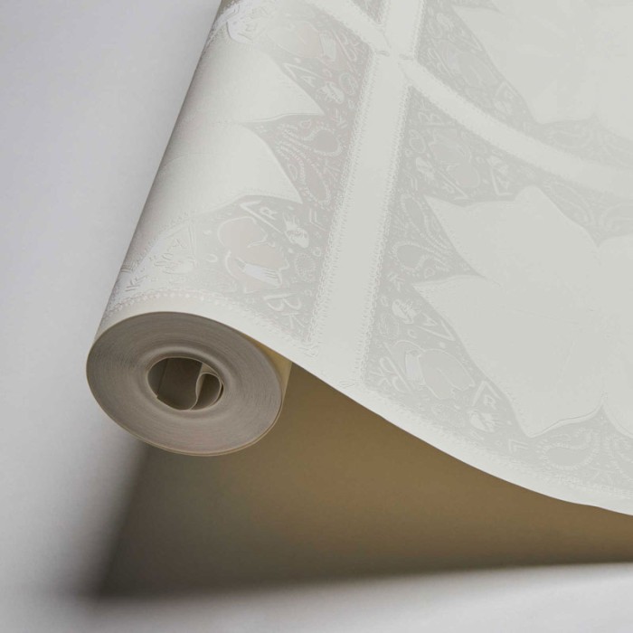 As Creation|Tapete in Knochenweiß mit Karl Lagerfeld-Motiven|Tapeten