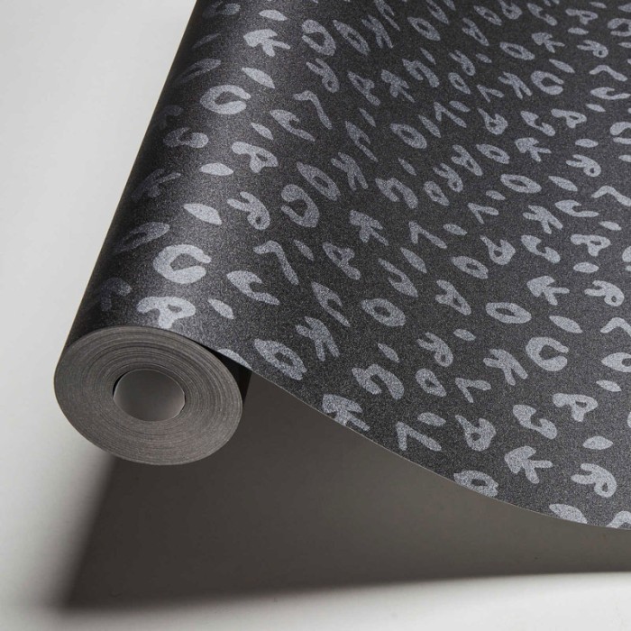As Creation|Tapete Buchstaben Karl Lagerfeld schwarz und grau|Tapeten